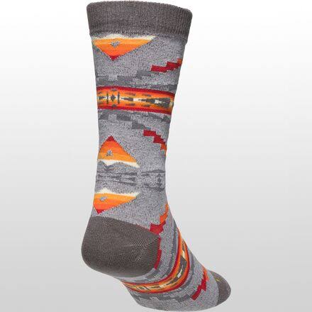 Pendleton's Cotton Blends Crew Socks are one pair that doesn't quickly disappear in our sock drawer thanks to their distinctive patterns and vibrant colours. This is a go-to for both inside-the-home days and outdoor activities thanks to its durable and comfortable materials.