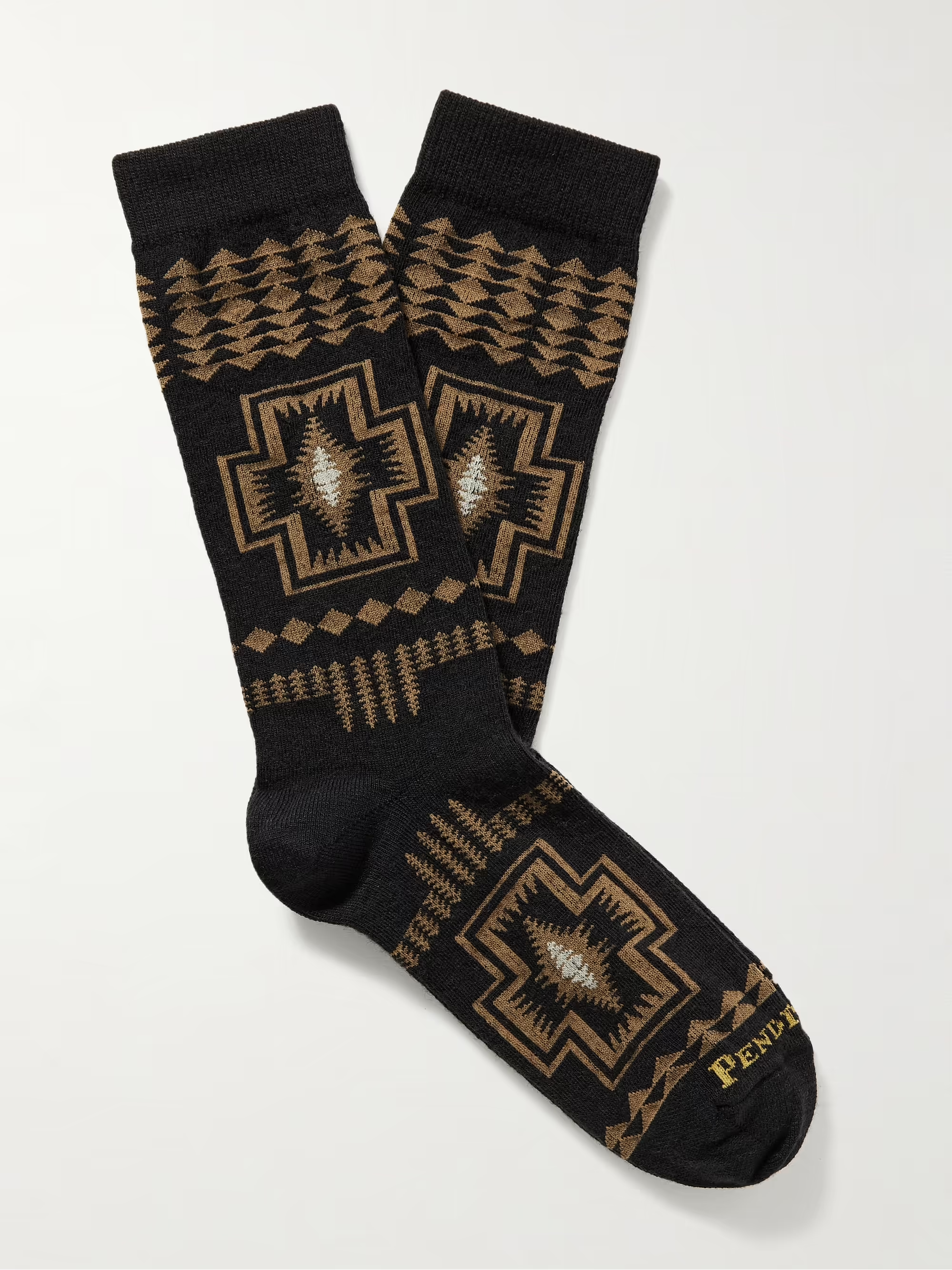 Now available in sturdy midweight crew socks, this is one of our most well-liked patterns. This durable design, which is machine washable, is knit from plush Merino wool and has cushioned footbeds for all-day comfort. Men and women both love their cosy warmth and breathability.