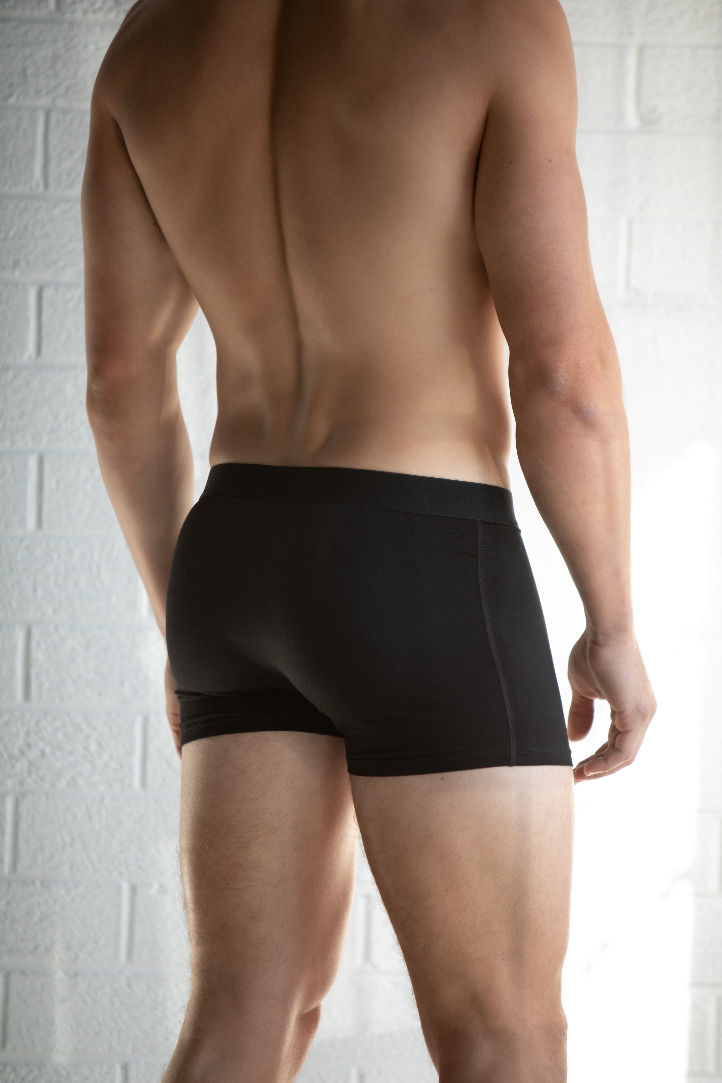 Men's Bamboo Trunks. Designed to eliminate chafing and equipped with antibacterial properties, these trunks provide the perfect blend of support and luxury for your daily wear. Upgrade your essentials today!