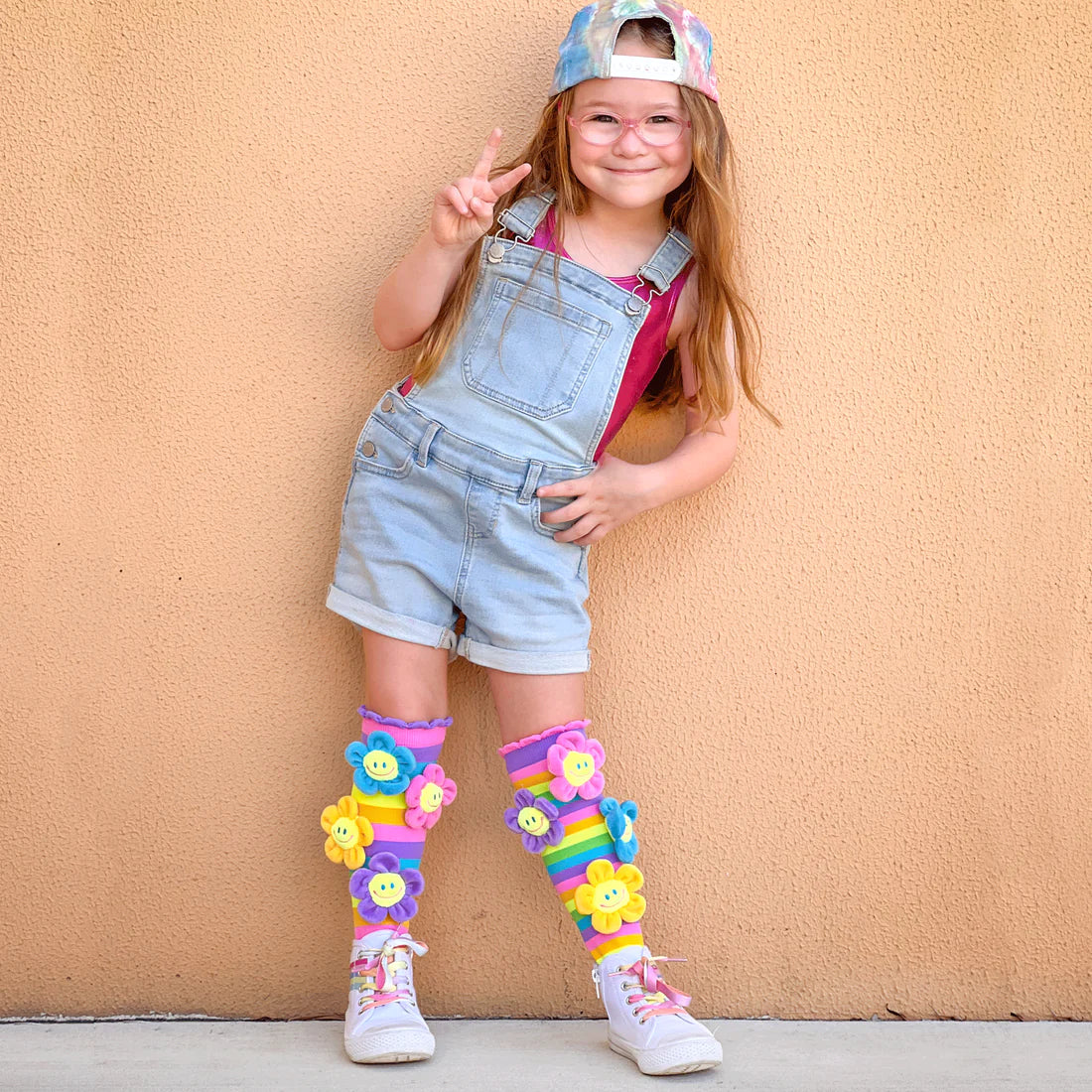 With our vibrant Flower Fun Socks, which include plush flowers manufactured to order, welcome spring!  The flower's vibrant and upbeat colours will add life to any outfit and a hint of spring to your wardrobe all year long.